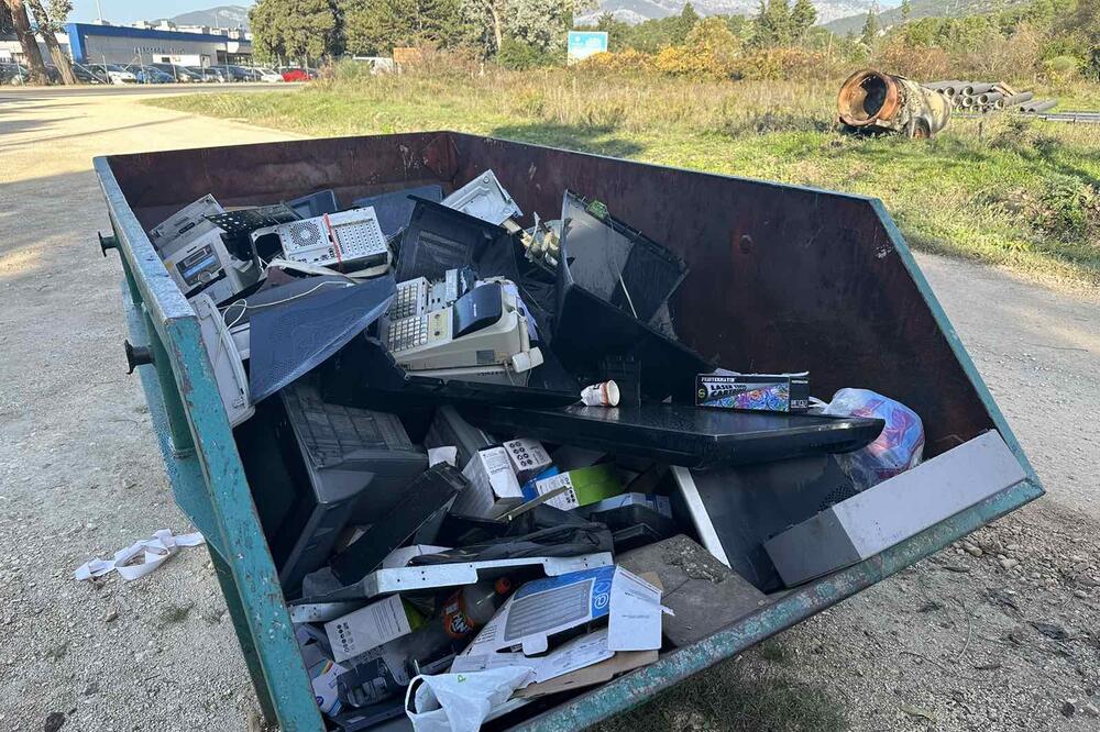 Sakupljanje elektronskog otpada, Foto: Komunalno Tivat