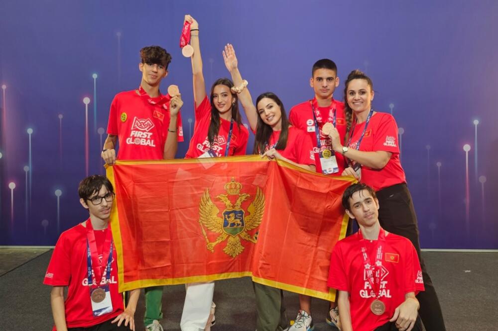 Robotičari iz Crne Gore osvojili bronzanu medalju u Singapuru, Foto: Montenegro Robotics