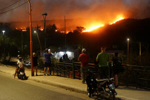 Požari u argentinskoj provinciji Kordoba: Vatra stigla do kuća, u...
