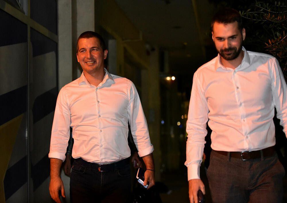 <p>"Sada radimo na sledećem koraku, odnosno kreiranju sporazuma", kazao je mandatar i lider Pokreta Evropa sad nakon sastanka</p>