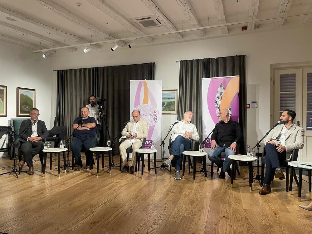 Panel diskusija Tuđa večera