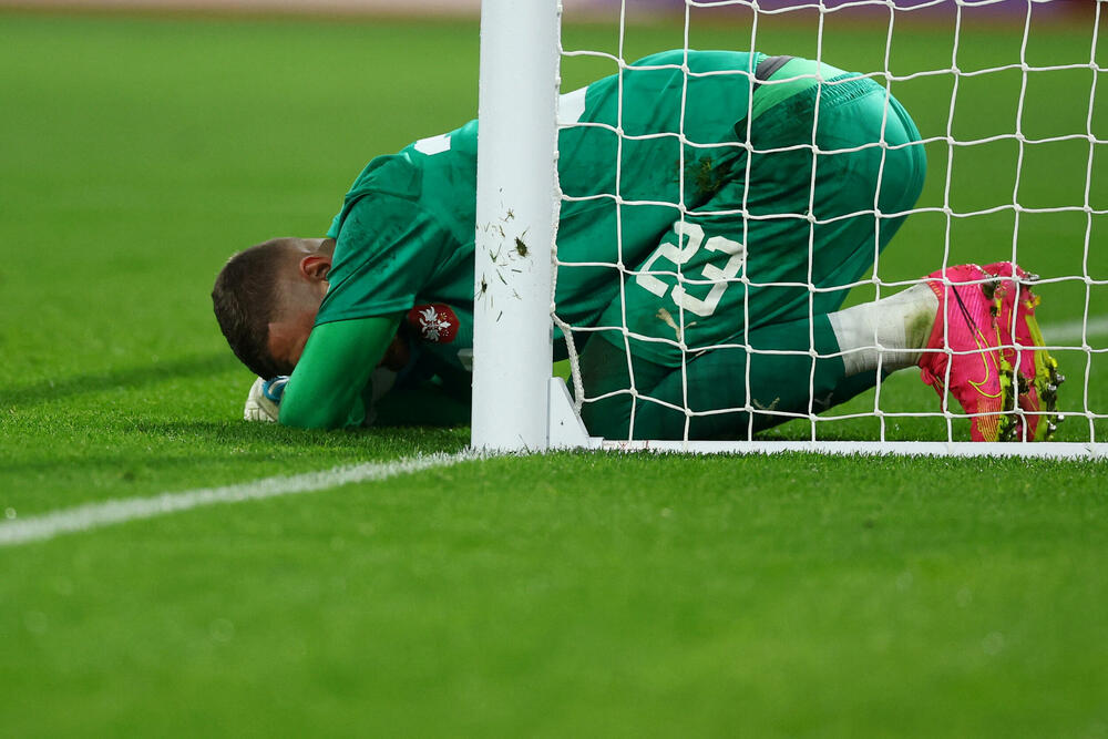 Golman Veljko Ilić i pored devet primljenih golova bio je najbolji u dresu Srbije