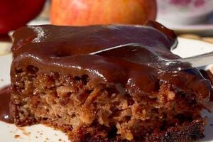 Weekend treat: Apple and chocolate cake