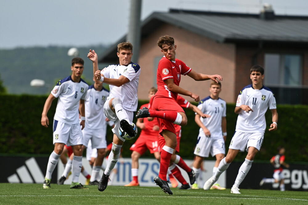 Igrač sa brojem 11 oduševljava asistencijama i igrom glavom, Foto: Fss.rs