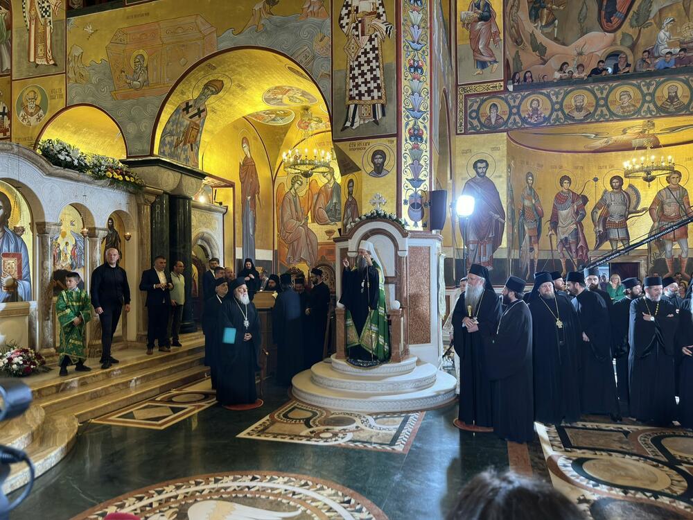 <p>"Ovdje u Podgorici ne postoji nikakva potreba da nam bilo kaže ko smo i šta smo. Više nego drugdje, ovdje u Podgorici, u Nemanjinom gradu, u gradu u kom je rođen otac svetog Save, ovdje bolje nego drugdje znamo koja je to naša vjera, ko su naši preci"</p>