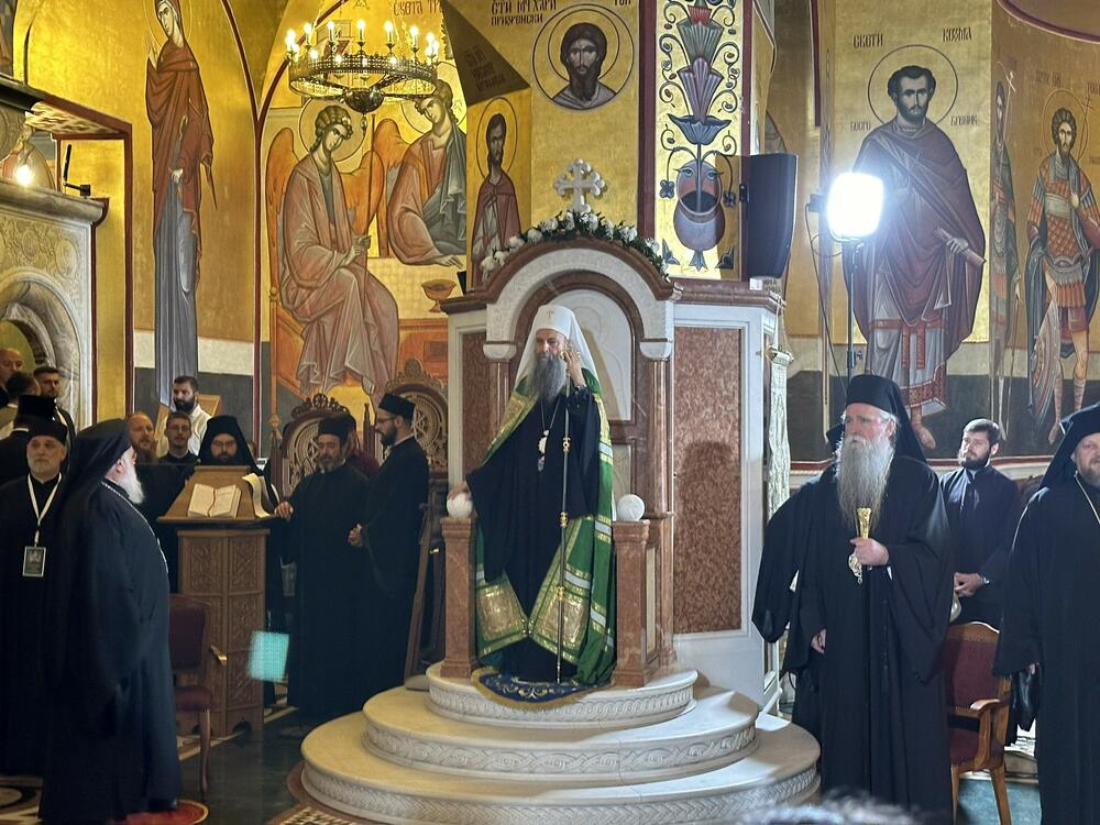 <p>"Ovdje u Podgorici ne postoji nikakva potreba da nam bilo kaže ko smo i šta smo. Više nego drugdje, ovdje u Podgorici, u Nemanjinom gradu, u gradu u kom je rođen otac svetog Save, ovdje bolje nego drugdje znamo koja je to naša vjera, ko su naši preci"</p>