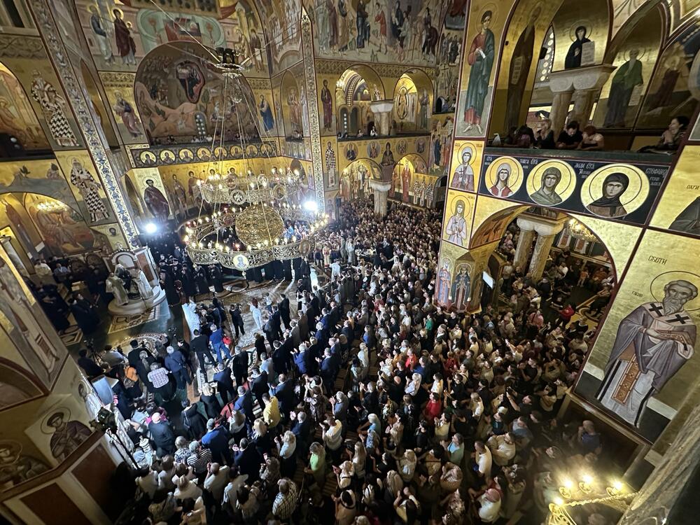 <p>"Ovdje u Podgorici ne postoji nikakva potreba da nam bilo kaže ko smo i šta smo. Više nego drugdje, ovdje u Podgorici, u Nemanjinom gradu, u gradu u kom je rođen otac svetog Save, ovdje bolje nego drugdje znamo koja je to naša vjera, ko su naši preci"</p>