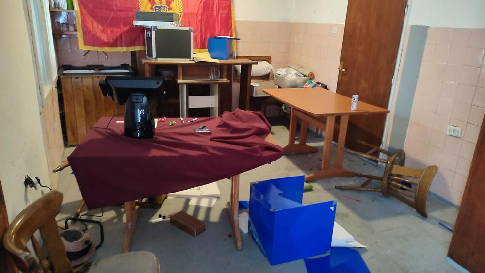 Biračko mjesto u selu Kruševice nakon prekida glasanja