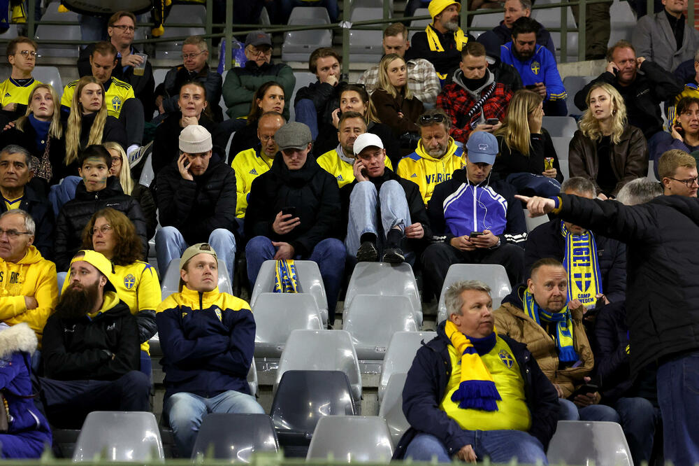 Navijači Švedske na večerašnjoj utakmici, Foto: Reuters