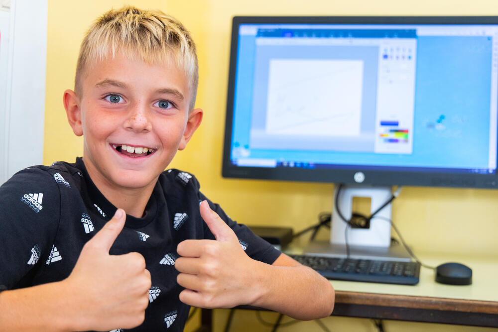 <p>Đaci u Herceg Novom dobili računare za svoj kabinet informatike</p>