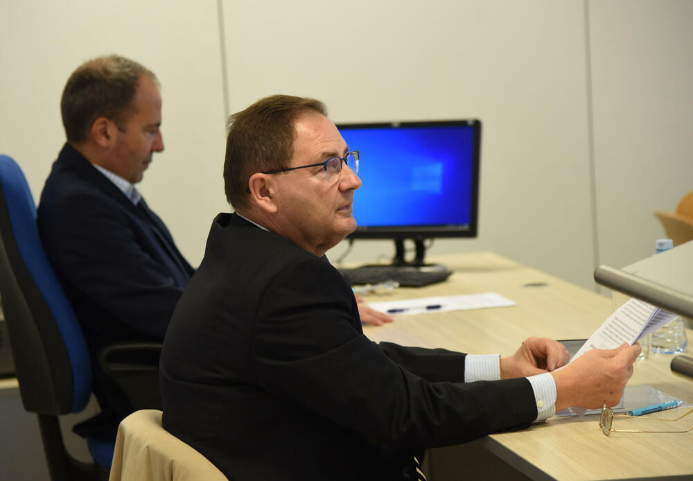 <p>Vodeći ekonomista Svjetske banke Željko Bogetić kazao i da će kriza u pojasu Gaze uticati i već utiče na cijene gasa i nafte</p>