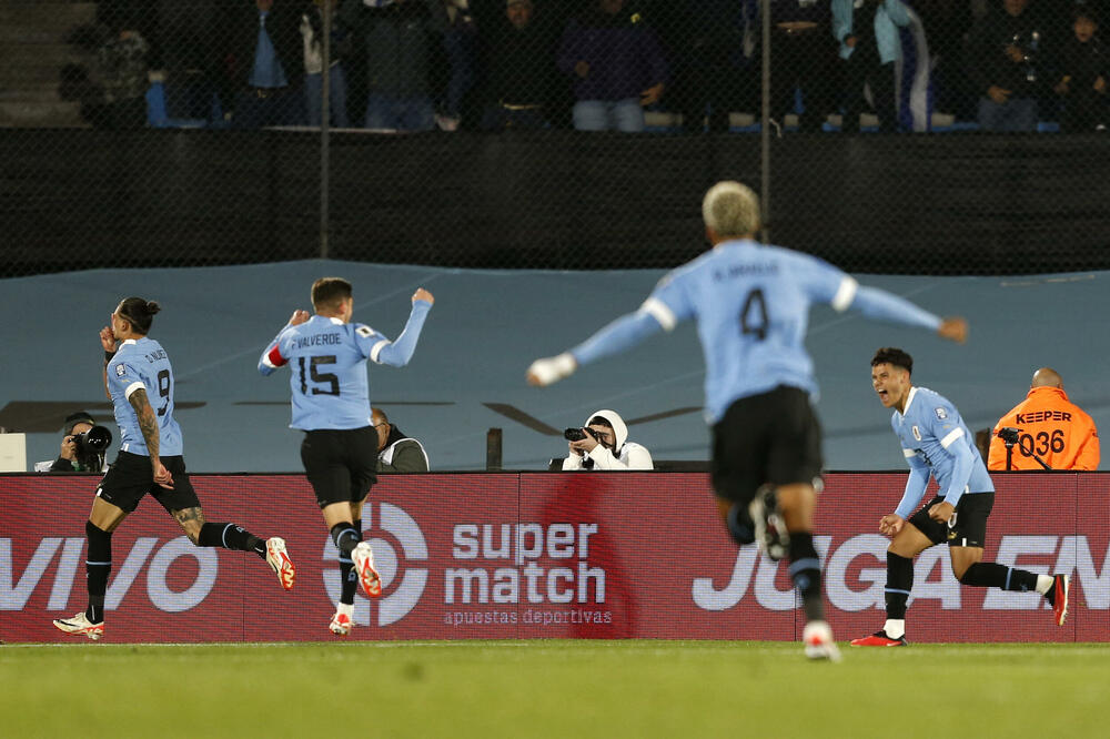 Slavlje Urugvajaca nakon jednog od golova protiv Brazila, Foto: Reuters