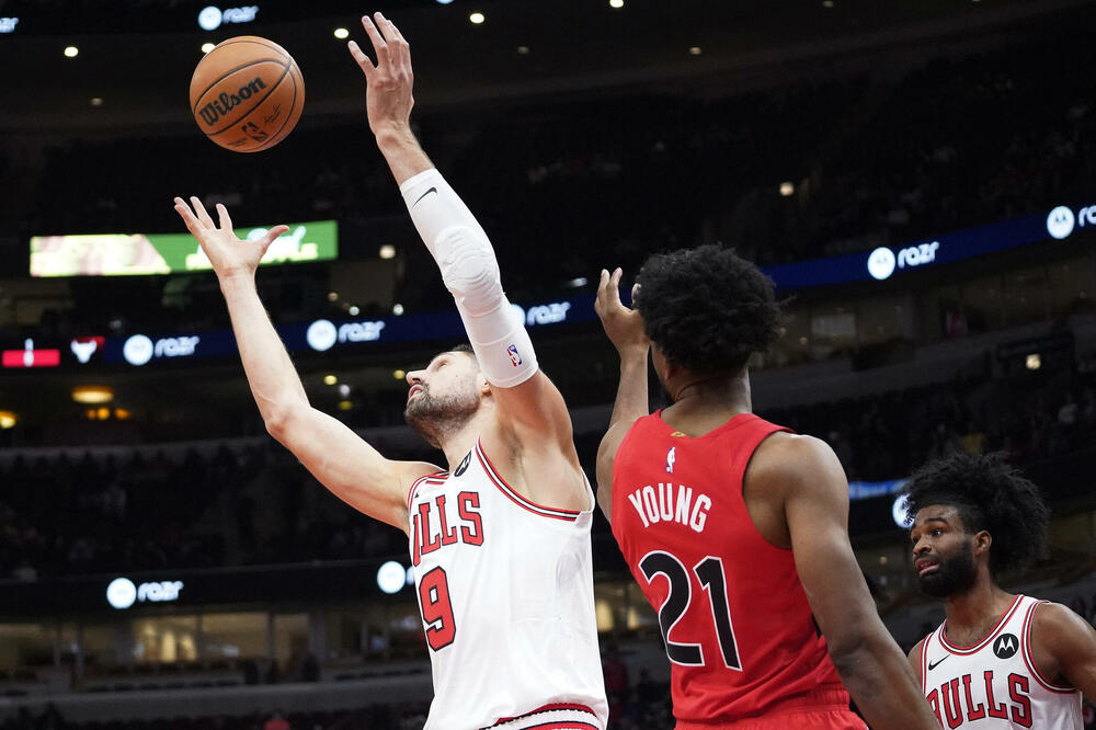 Vučević i Jang, Foto: Reuters