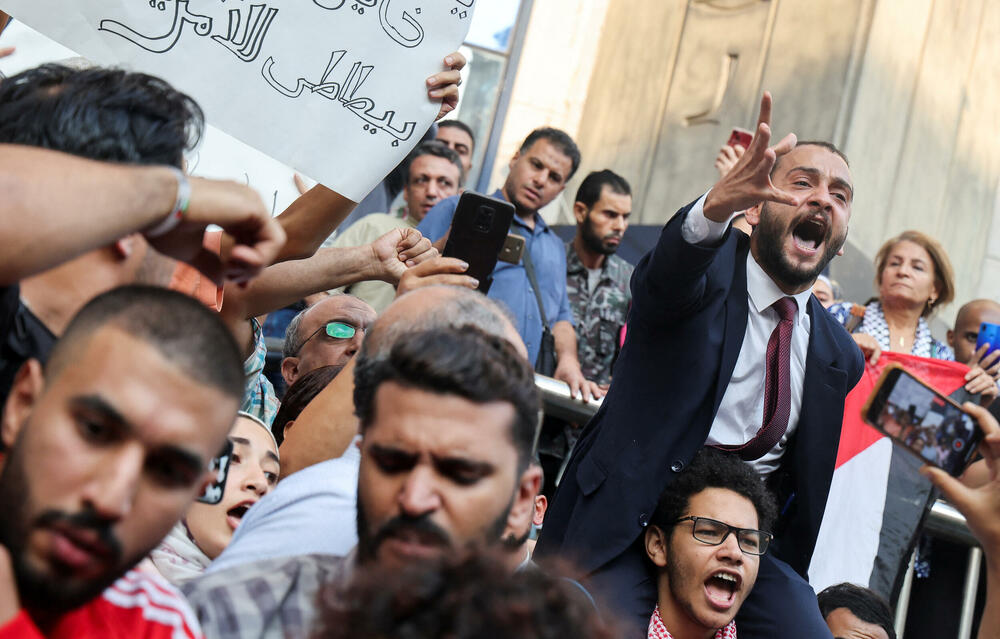 <p>"Ovaj rat koji je ušao u opasnu fazu će gurnuti region u neizrecivu katastrofu"</p>