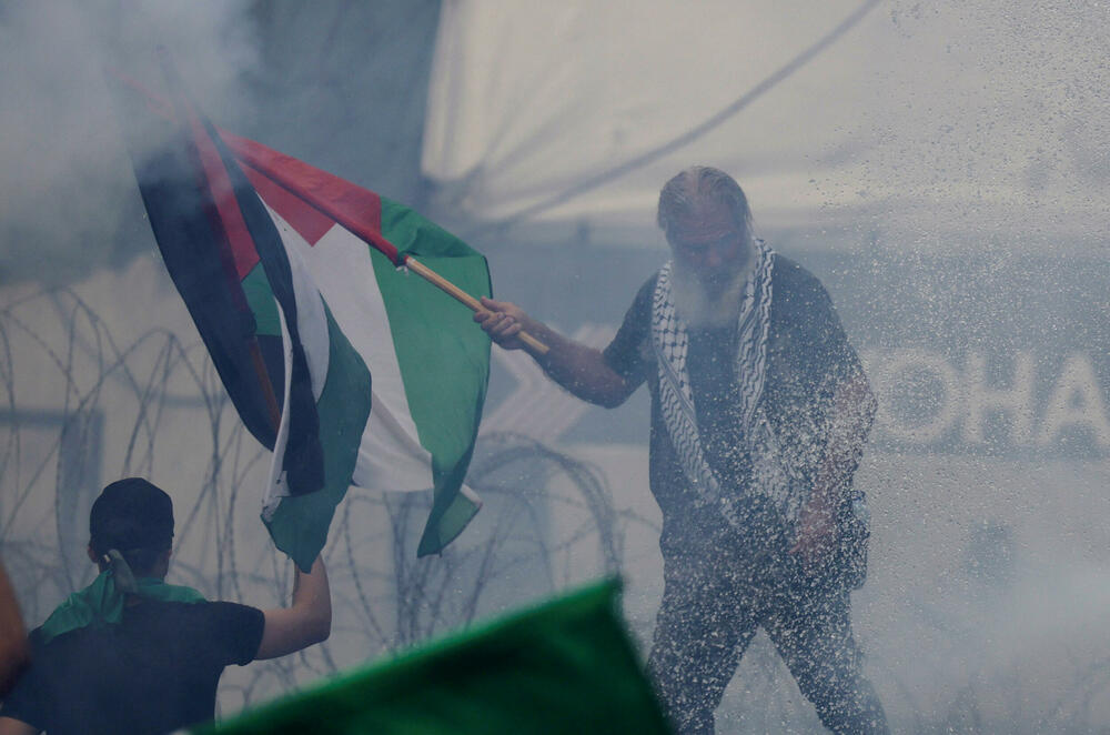 <p>"Ovaj rat koji je ušao u opasnu fazu će gurnuti region u neizrecivu katastrofu"</p>