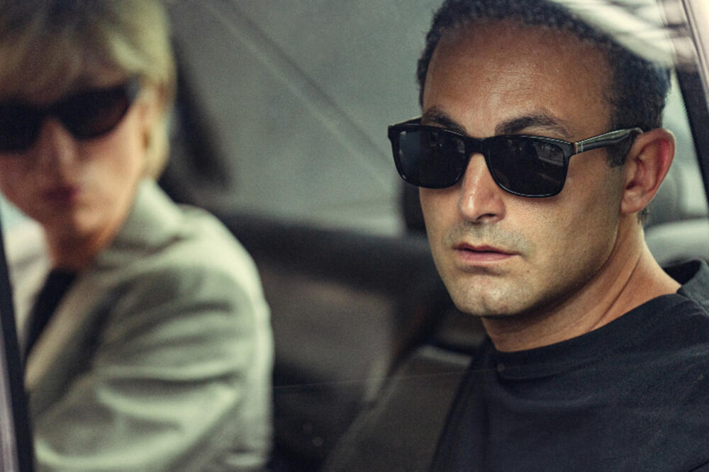 Na novim promotivnim fotografijama Elizabet Debicki kao princeza Dajana i Kalid Abdala kao Dodi Fajed, Foto: Netflix