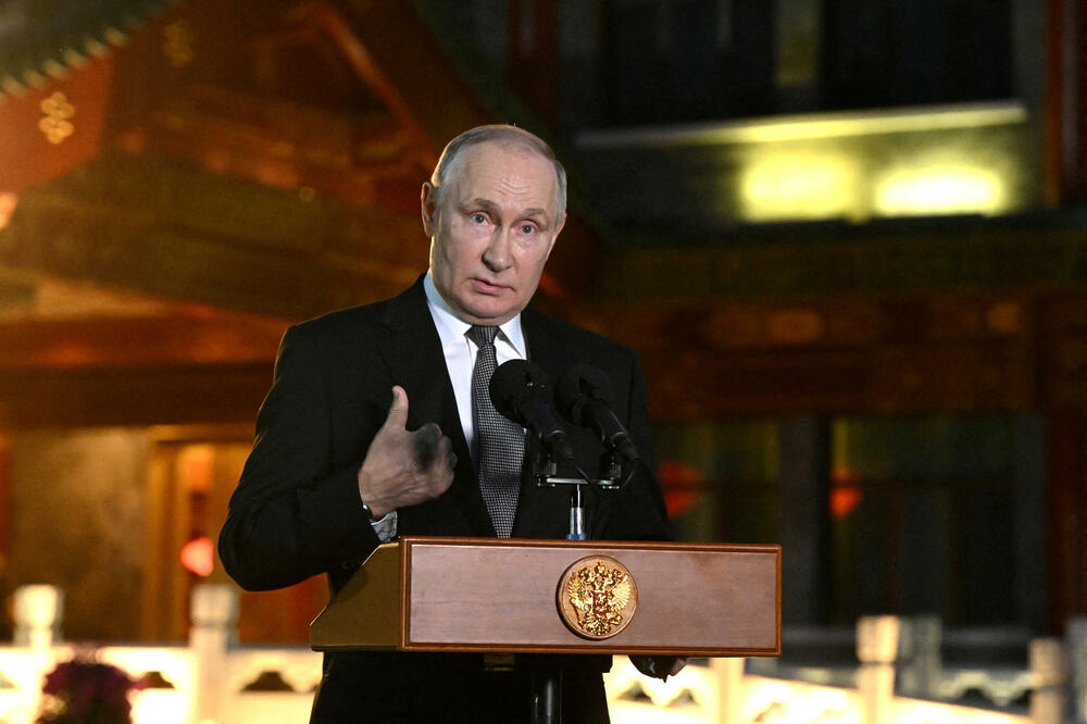 Putin na konferenciji za novinare u Pekingu, Foto: Rojters