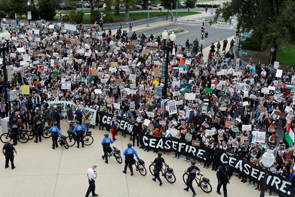 <p>"Jedini put do mira i bezbjednosti je osiguranje pravde i jednakosti za sve. A to znači okončanje ilegalne okupacije Palestine izraelskih vlasti", poručila je organizacija “Jevrejski glas za mir”</p>
