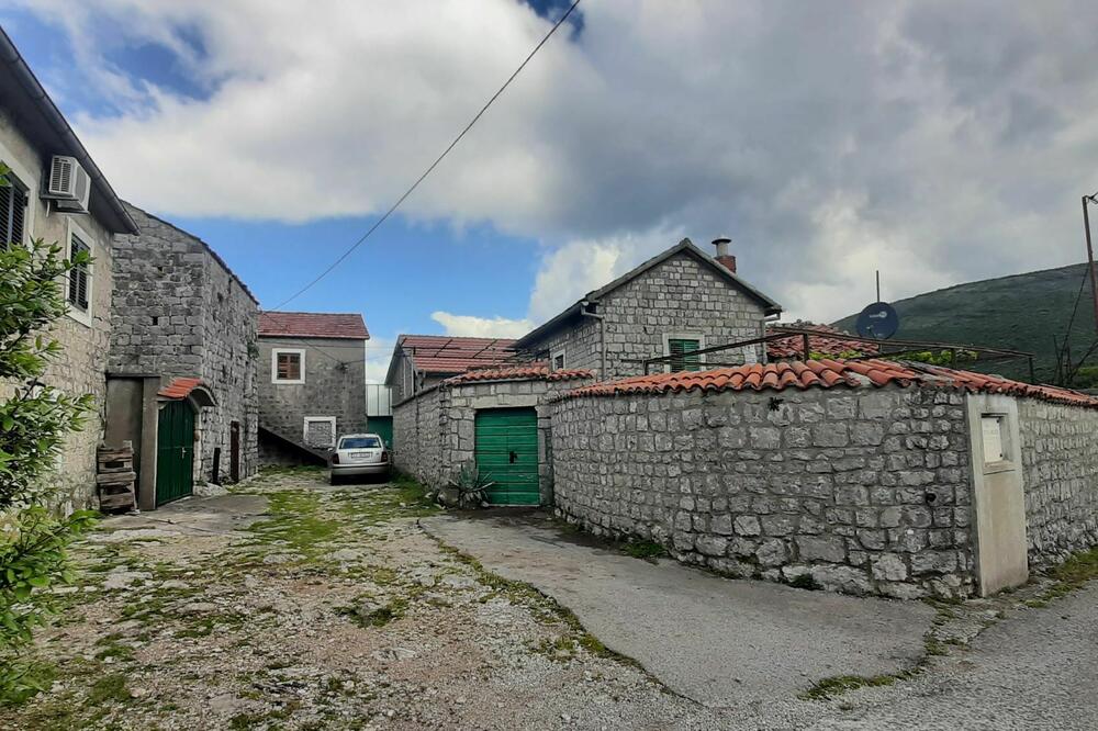 Detalj iz luštičkog sela Zambelići, Foto: Siniša Luković