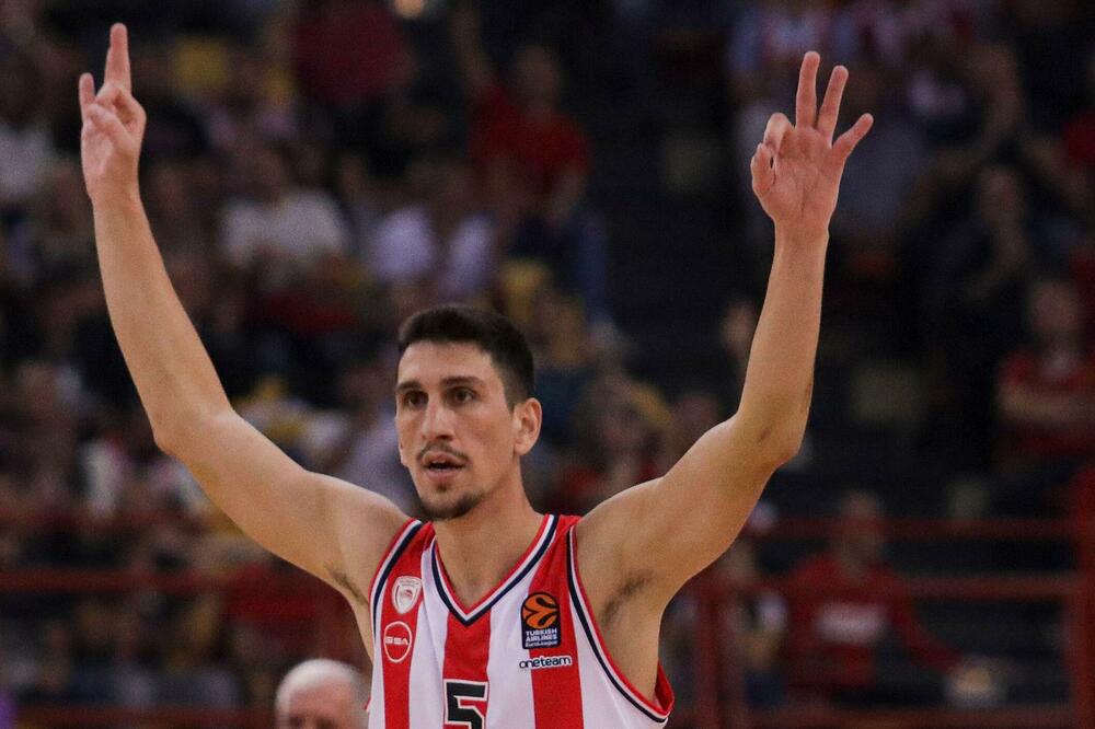 Larenzakis je pogodio sve važne šuteve, Foto: twitter/euroleague