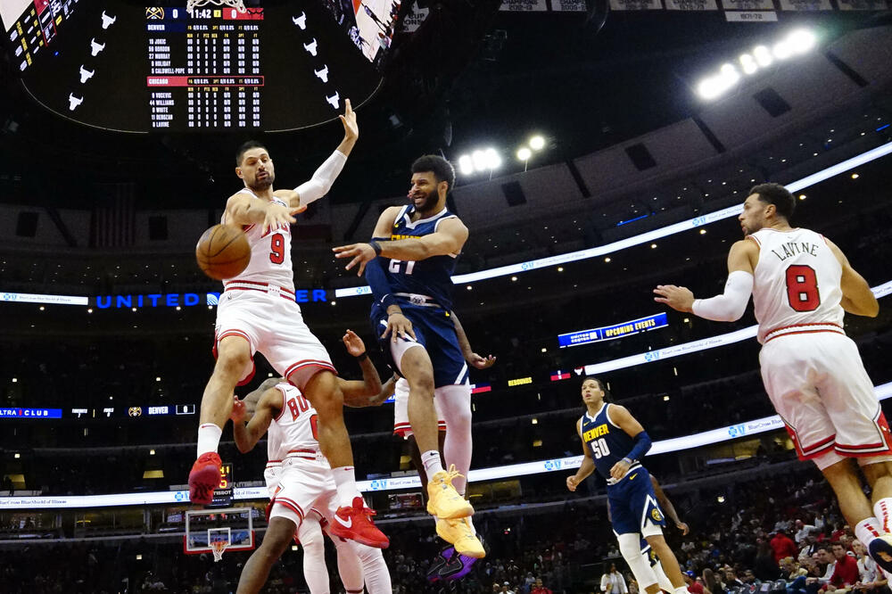 Vučević na jednom od mečeve u predsezoni, Foto: Reuters