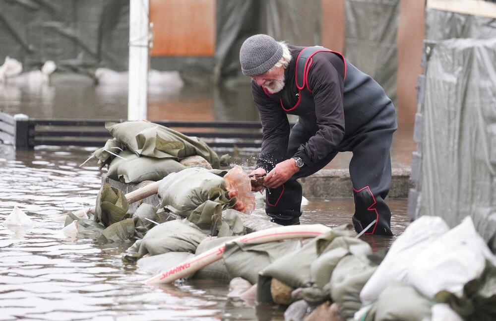 <p>Jaki naleti vjetra podigli su more na južnim obalama Baltičkog mora, tako da je voda probila odbranu od poplava u Danskoj i sjevernoj Njemačkoj</p>