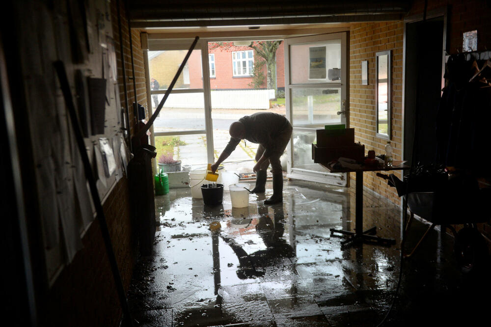 <p>Jaki naleti vjetra podigli su more na južnim obalama Baltičkog mora, tako da je voda probila odbranu od poplava u Danskoj i sjevernoj Njemačkoj</p>