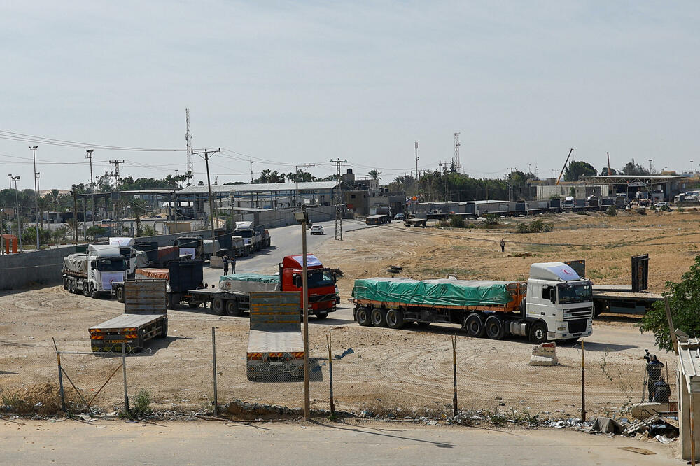 Kamioni koji prevoze pomoć, Foto: Reuters