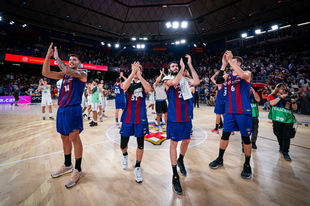 Košarkaši Barselone poslije današnjeg trijumfa, Foto: Twitter.com/FCBbasket