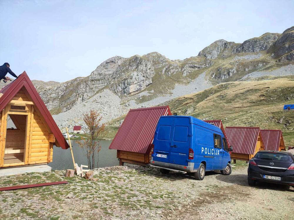 <p>Minić vjeruje da će sa izborom nove Vlade dobiti potrebne dozvole pa da će naredno ljeto bungalovi biti vraćeni na mjesto odakle im slijedi uklanjanje</p>