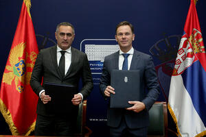Damjanović i Mali potpisali ugovor o ustupanju na korišćenje...