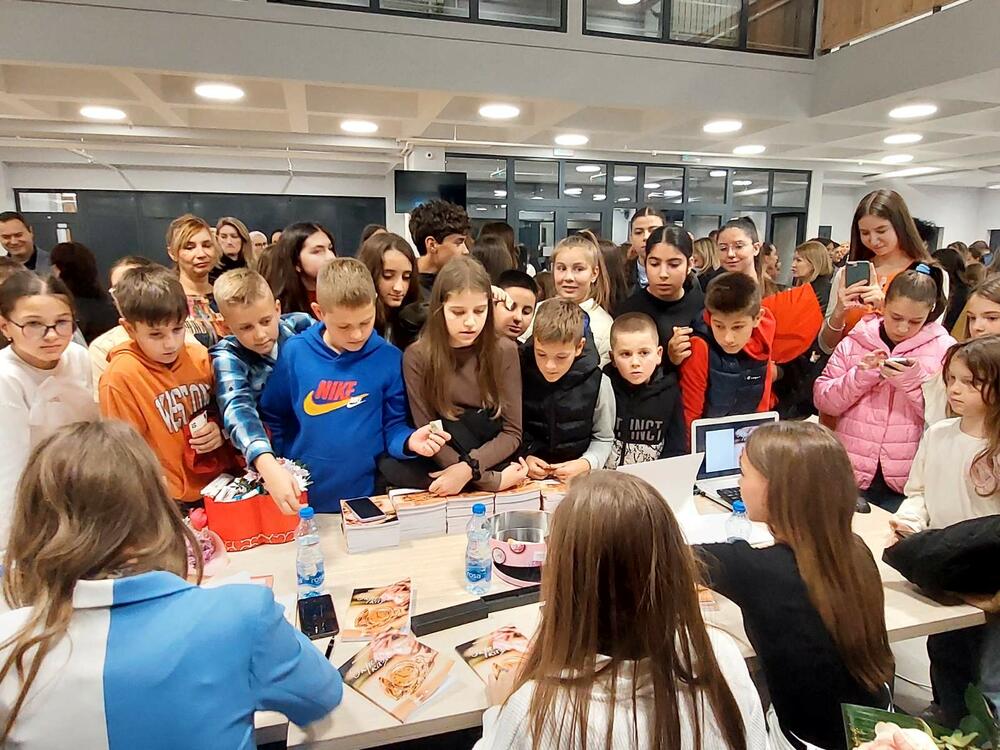 Detalj sa promocije romana