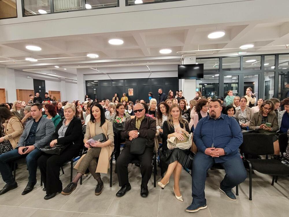 Detalj sa promocije romana