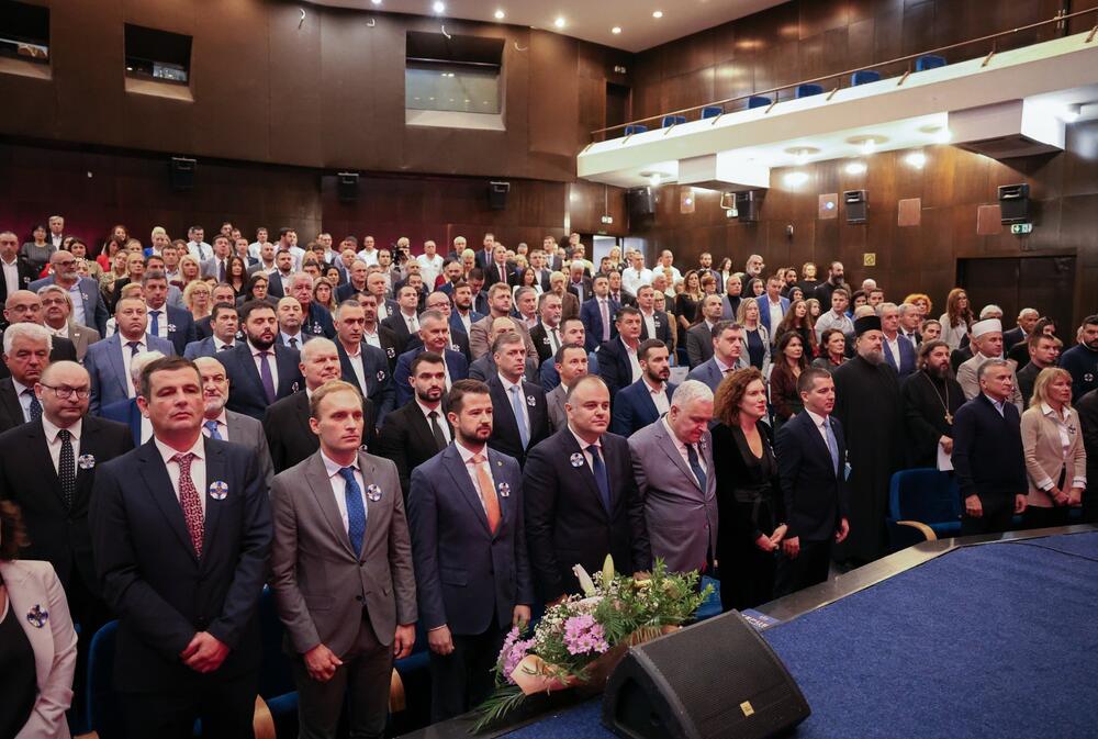 <p>"Čast i zadovoljstvo mi je što imam priliku da vam se obratim povodom obilježavanja 79 godina od oslobođenja Herceg Novog, kada su združene snage Prve bokeljske, Desete hercegovačke i Druge dalmatinske brigade nanijele konačan poraz okupatoru i stanovnicima ovog kraja donijele slobodu", rekao je on</p>