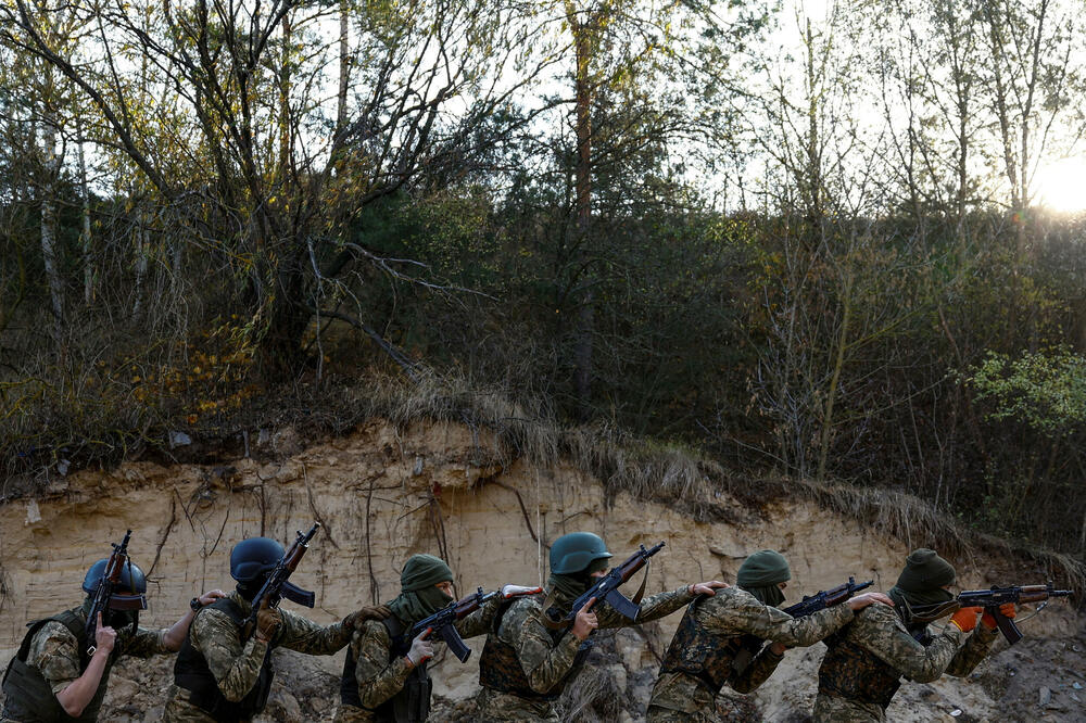 Pripadnici Sibirskog bataljona ukrajinskih oružanih snaga vježbaju u regionu Kijeva, Foto: Rojters