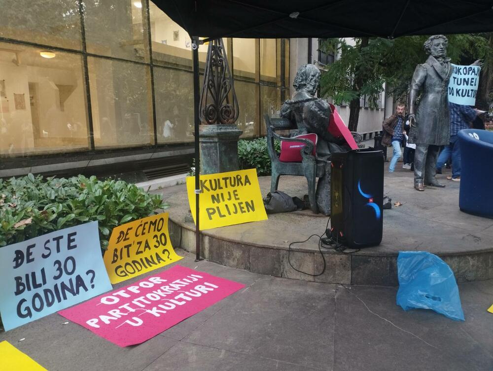 <p>"Za svakog građanina koji želi dobro svojoj zemlji postalo je neumjesno čekati da se stvari promijene", rekao je Vukan Pejović</p>