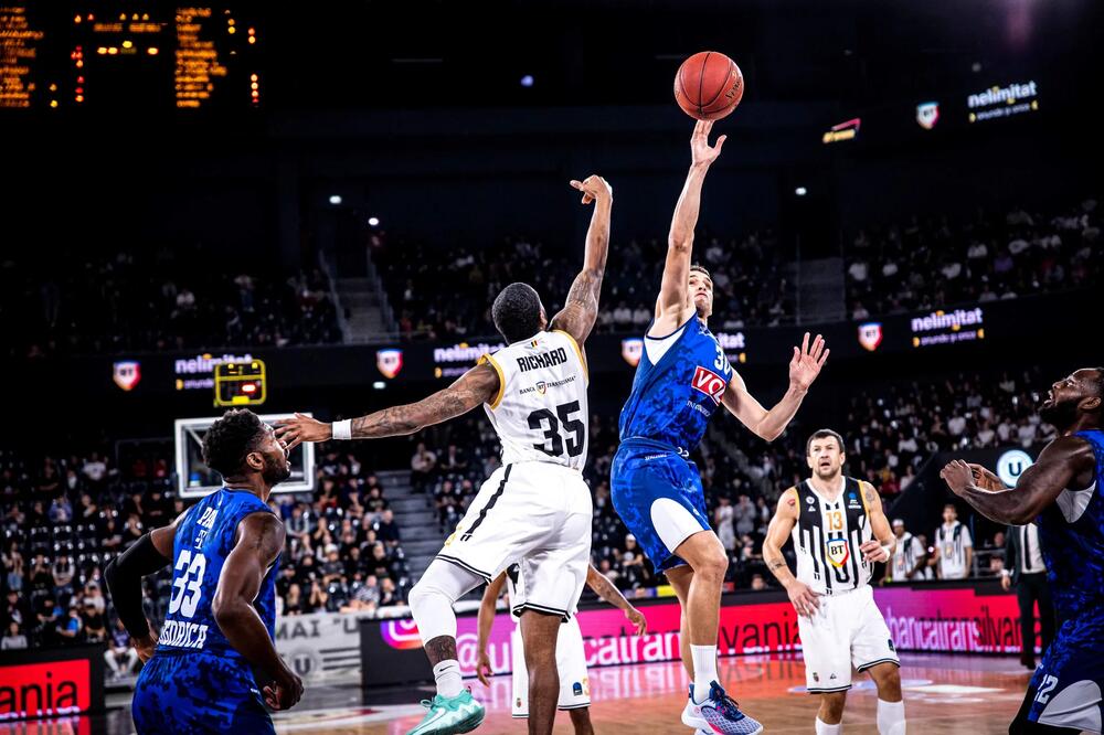 Petar Popović na nedavnoj utakmici u Klužu, Foto: Eurocup