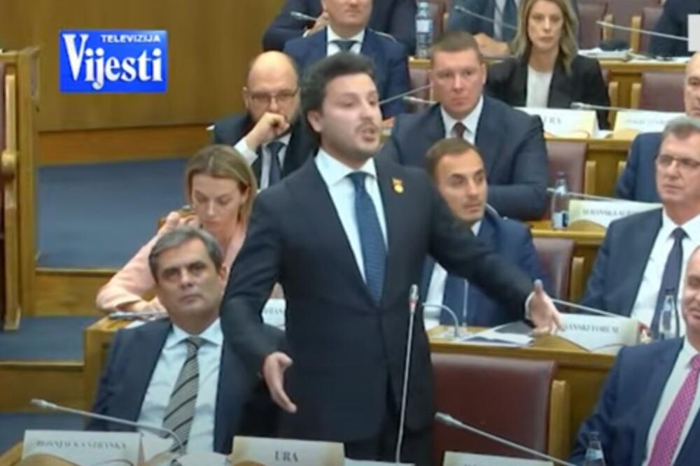 Bivši premijer Dritan Abazović tokom rasprave u Skupštini, Foto: Screenshot/TV Vijesti