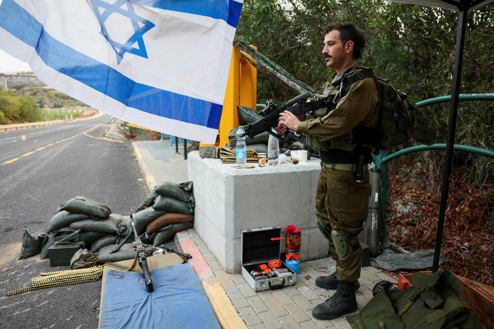 Izraelski vojnik na granici sa Libanom, Foto: Reuters
