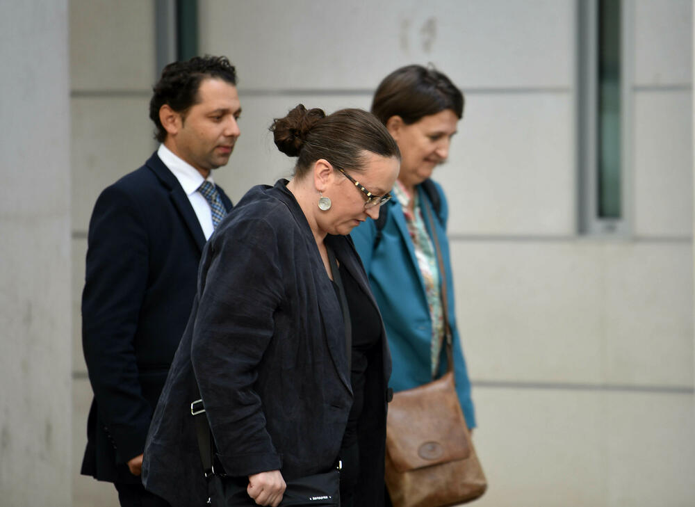 <p>Programska direktorica CDT-a kazala da nema nikakve potrebe da rok za dogovor o načinu sprovođenja propisa bude 30. novembar, za kad je odgođen početak tog procesa</p>