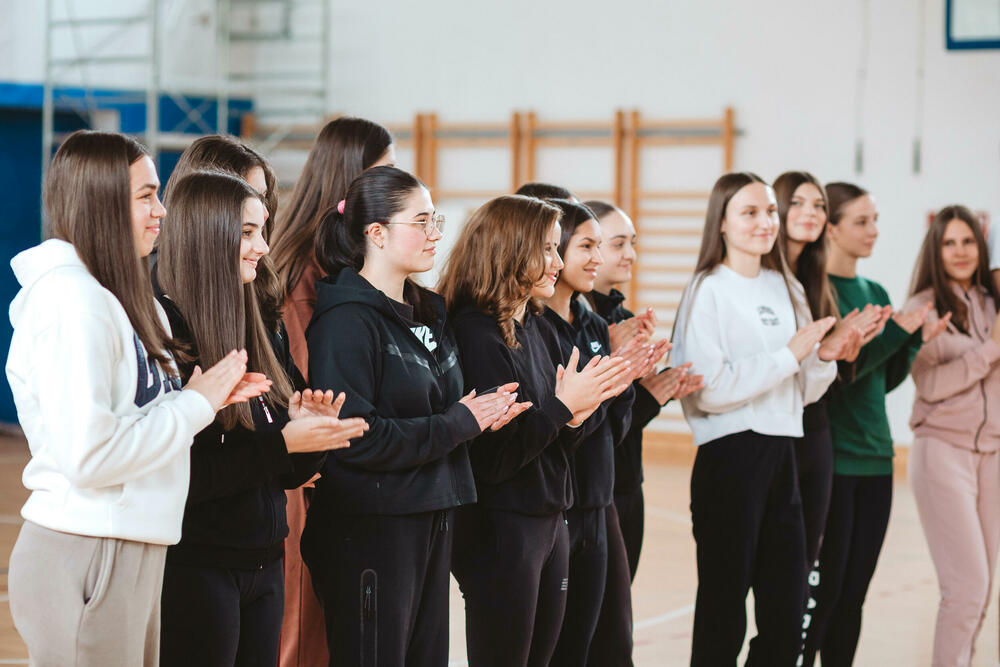 <p><strong>Još jedna One donacija opreme za fizičko vaspitanje:</strong></p>