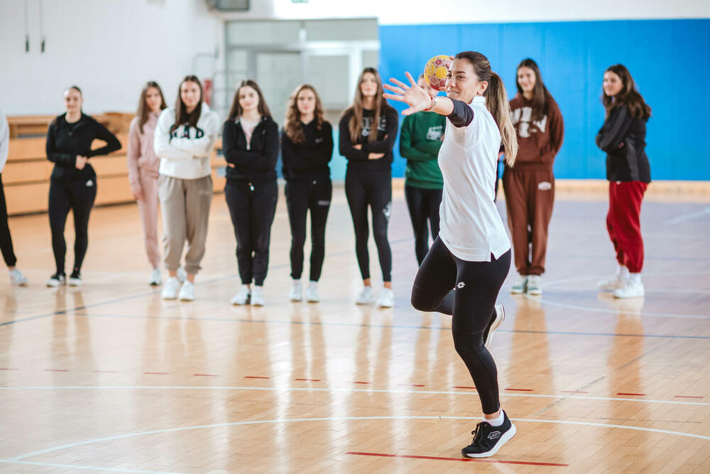 <p><strong>Još jedna One donacija opreme za fizičko vaspitanje:</strong></p>