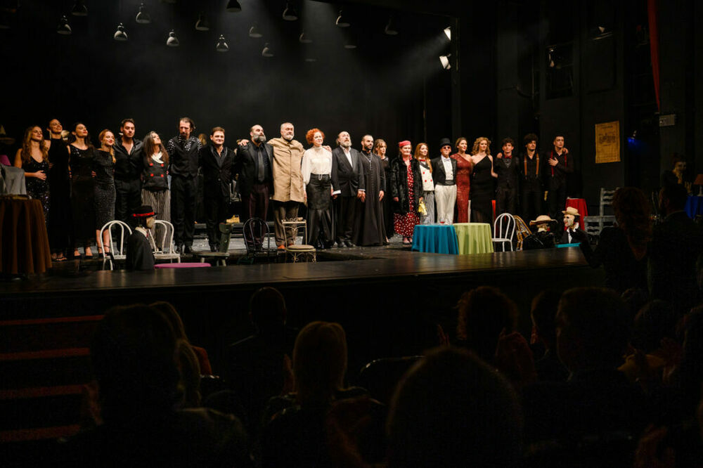 Ansambl predstave 'Posjeta'