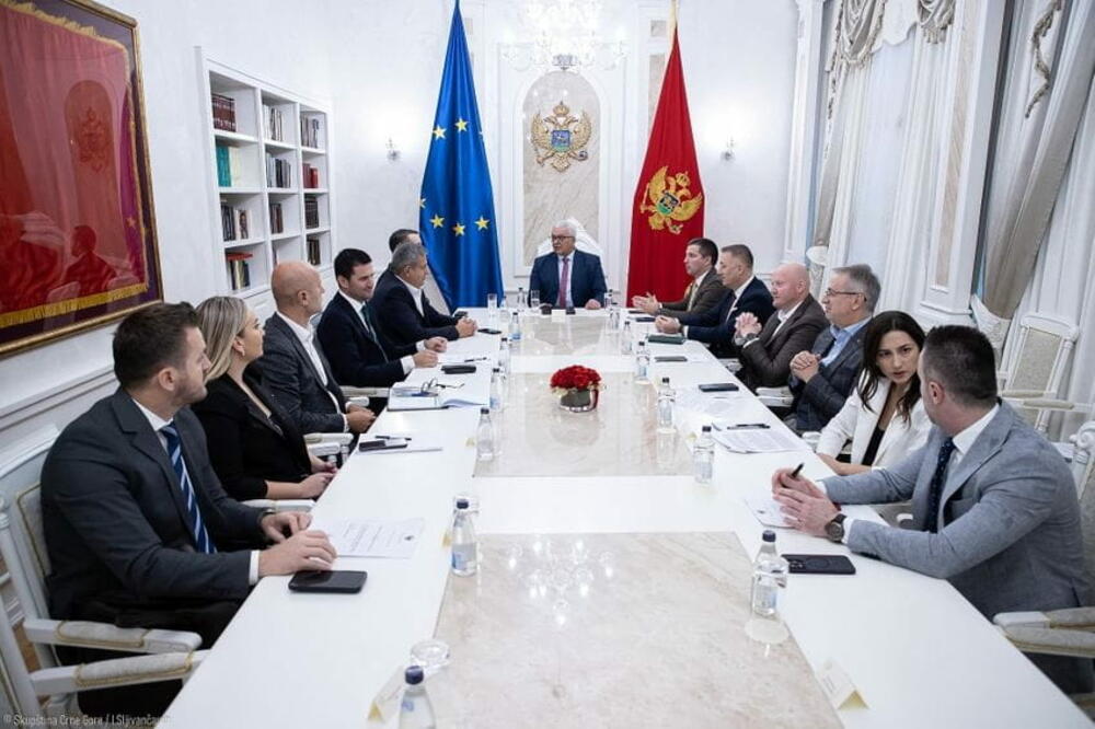 <p>"Imali smo jednu dobru ideju da dijalog u vezi sa popisom i ono što je tražila opozicija organizujemo ovdje kako bi svaka od stranaka, bilo vlasti ili opozicije, mogle da ostvare dijalog koji je neophodan kako bi se implementirao najveći dio onoga što smo čulu da se problematizuje od strane opozicije"</p>