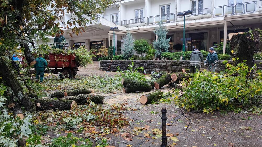 <p>Crveni meteoalarm izdat je za danas za područje cijele države zbog vremenskih prilika</p>