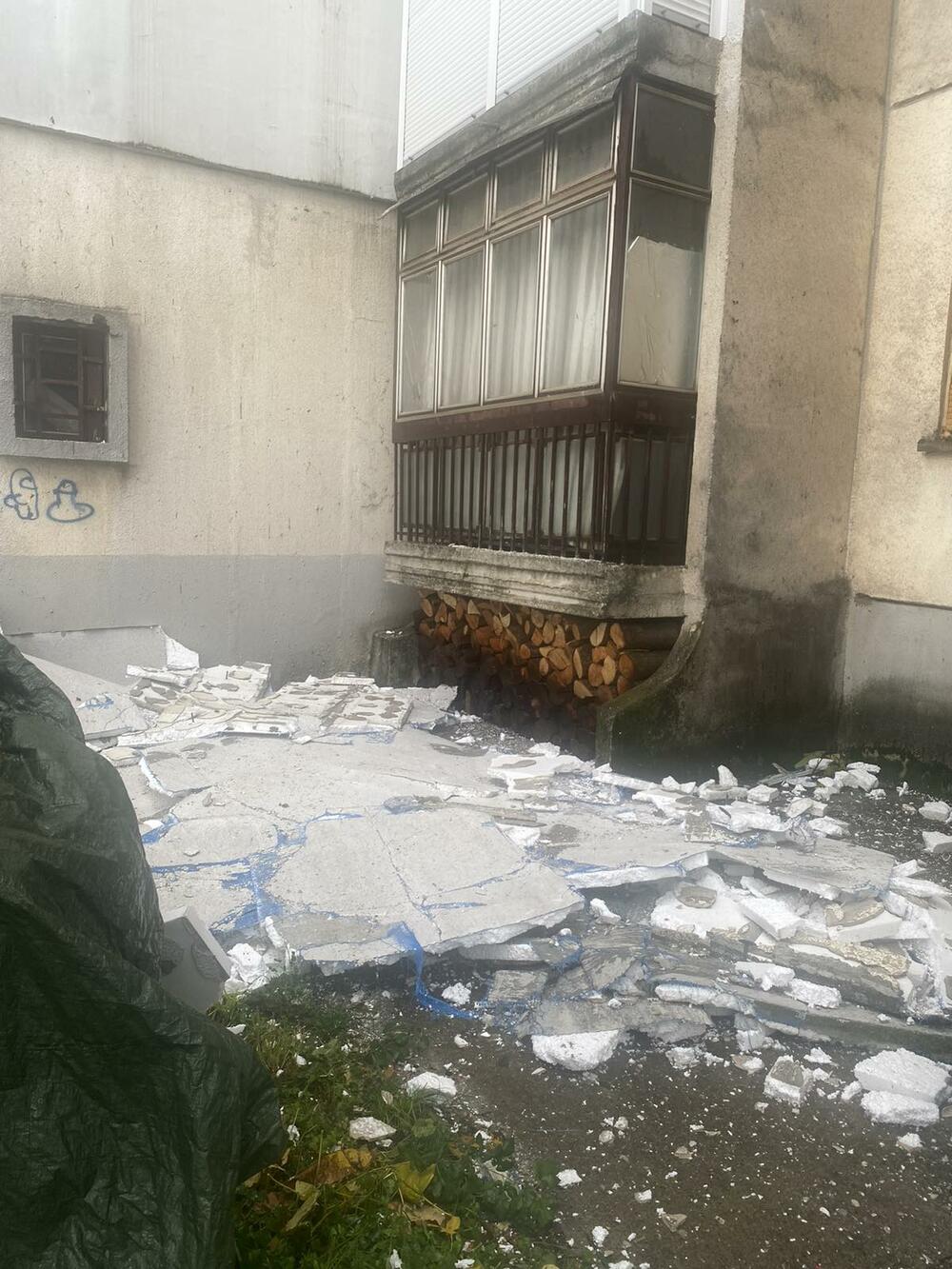 <p>Crveni meteoalarm izdat je za danas za područje cijele države zbog vremenskih prilika</p>