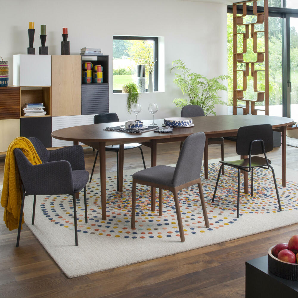 <p>Habitat je priča o susretu kreativnosti dizajnera sa znanjem i vještinom majstora zanatlija.</p>