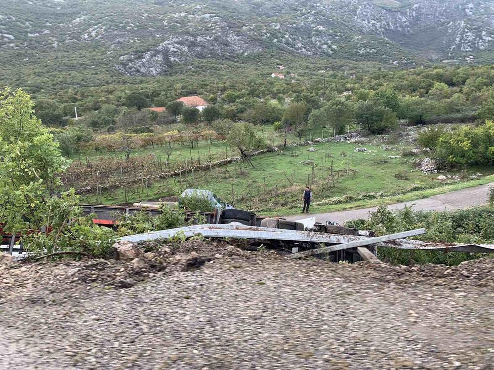 <p>Saobraćajna nezgoda na putu Nikšić - Podgorica</p>