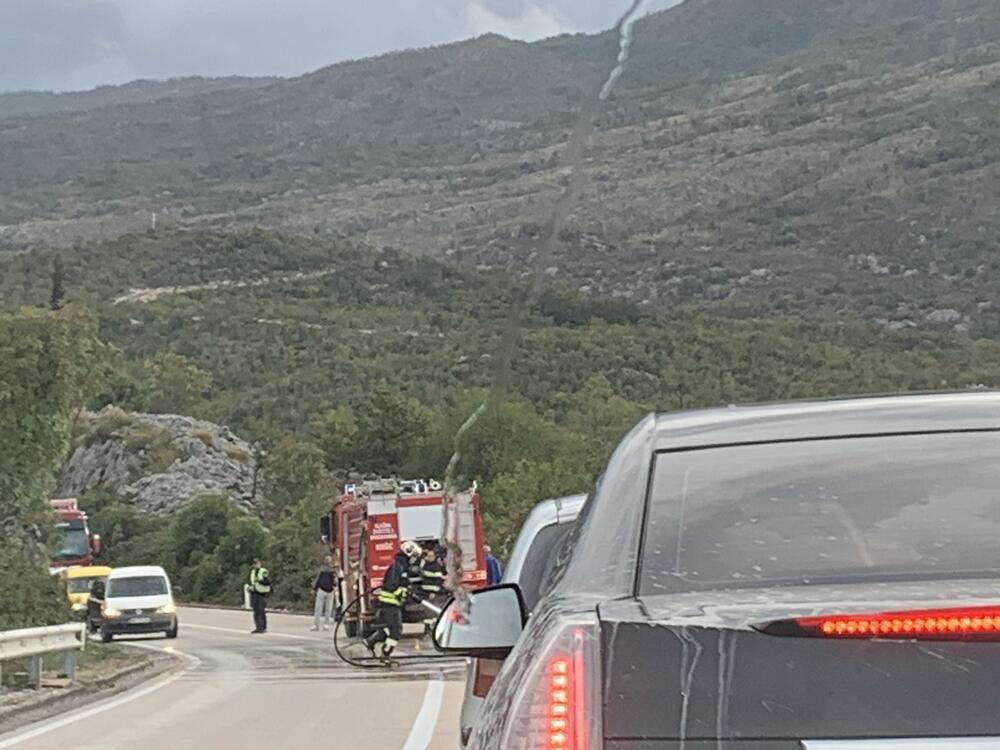 <p>Saobraćajna nezgoda na putu Nikšić - Podgorica</p>