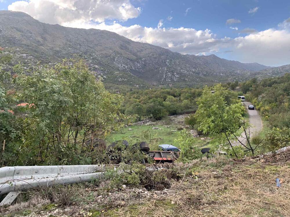 <p>Saobraćajna nezgoda na putu Nikšić - Podgorica</p>